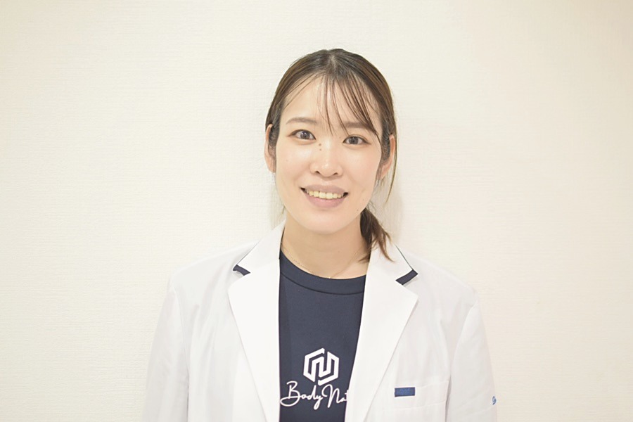 トレーナー CHISA